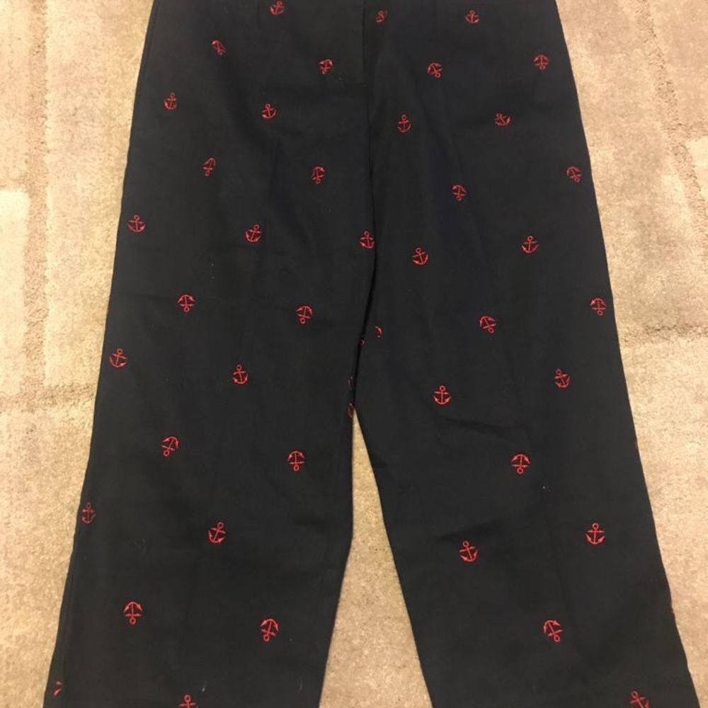 New with tags Navy/Red anchor capris size 14